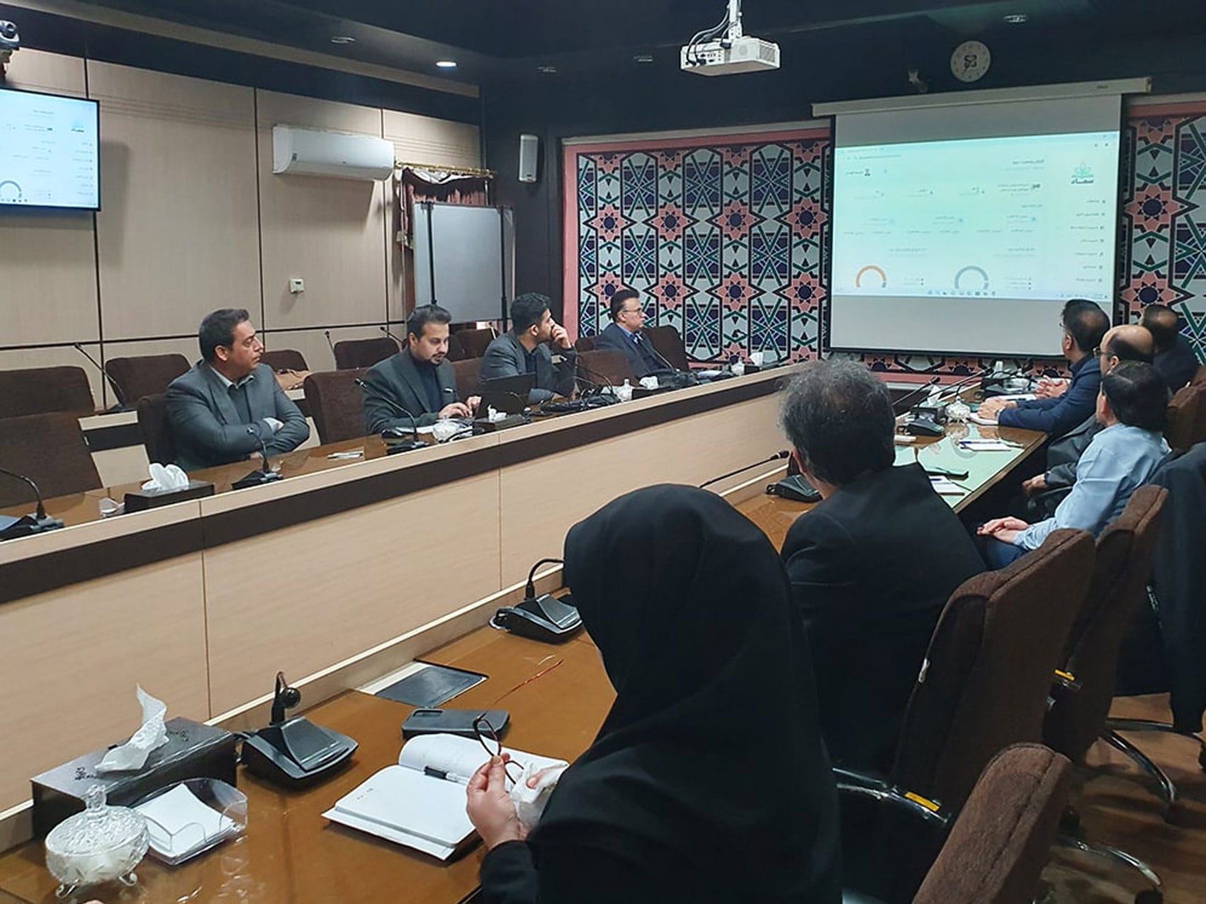 جلسه بررسی توانمندی‌های سماد در سازمان شهرداری‌ها و دهیاری‌ها