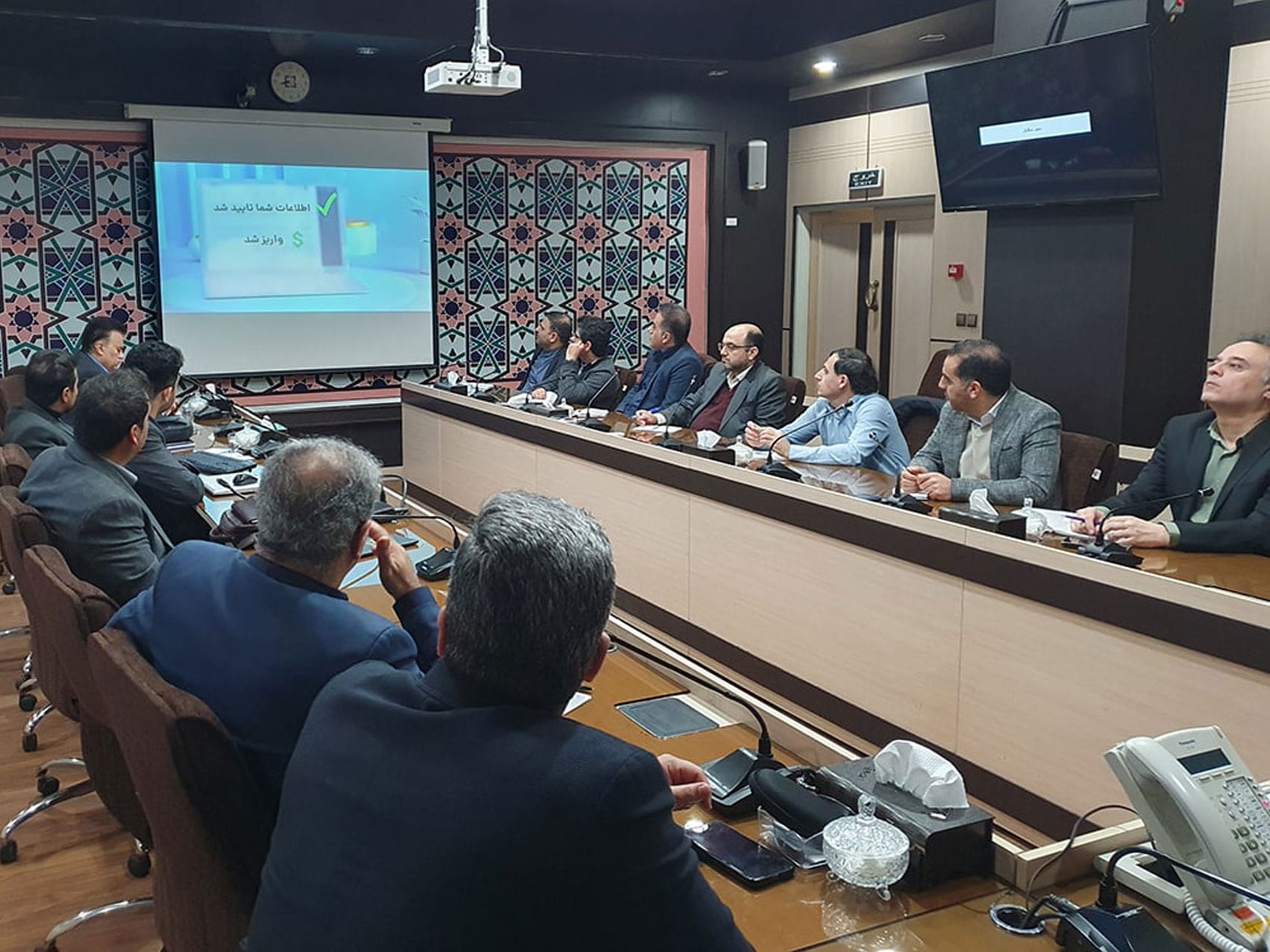 جلسه بررسی توانمندی‌های سماد در سازمان شهرداری‌ها و دهیاری‌ها